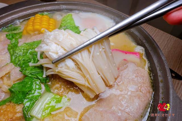 [食記] 新竹東區 - 甲黑哥 平價小火鍋 濃郁起司牛奶鍋香醇百搭 海鮮魚片鍋鮮甜份量足 飲料冰淇淋爆米花自助吧