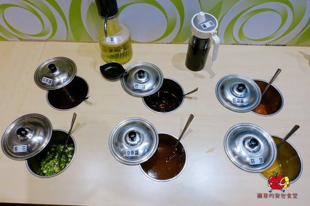 [食記] 新竹東區 - 甲黑哥 平價小火鍋 濃郁起司牛奶鍋香醇百搭 海鮮魚片鍋鮮甜份量足 飲料冰淇淋爆米花自助吧