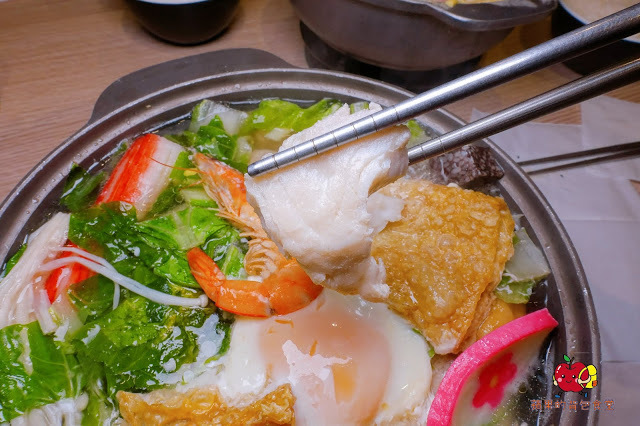 [食記] 新竹東區 - 甲黑哥 平價小火鍋 濃郁起司牛奶鍋香醇百搭 海鮮魚片鍋鮮甜份量足 飲料冰淇淋爆米花自助吧