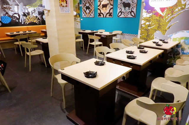 [食記] 新竹東區 - 甲黑哥 平價小火鍋 濃郁起司牛奶鍋香醇百搭 海鮮魚片鍋鮮甜份量足 飲料冰淇淋爆米花自助吧