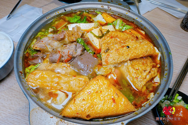 [食記] 新竹東區 - 甲黑哥 平價小火鍋 濃郁起司牛奶鍋香醇百搭 海鮮魚片鍋鮮甜份量足 飲料冰淇淋爆米花自助吧