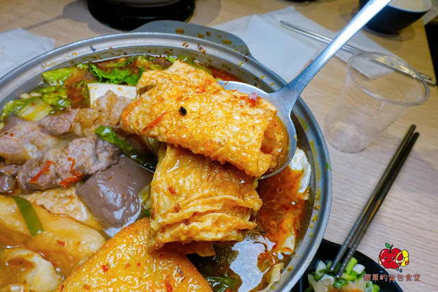 [食記] 新竹東區 - 甲黑哥 平價小火鍋 濃郁起司牛奶鍋香醇百搭 海鮮魚片鍋鮮甜份量足 飲料冰淇淋爆米花自助吧