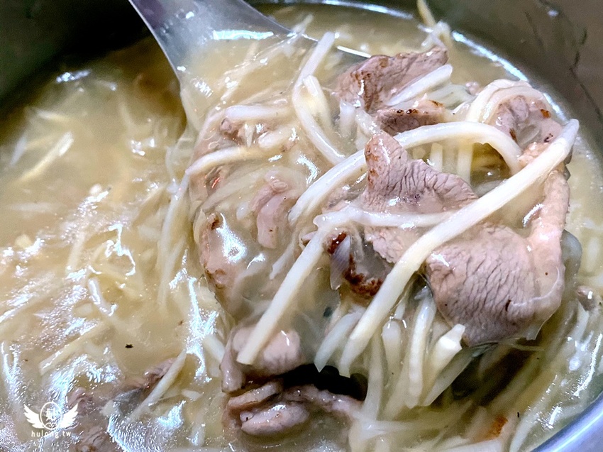 嘉義舊穀倉化身清新文青風咖啡廳| 新農豆食堂(菜單)嘉義美食! - 珍太妃旅遊親子生活