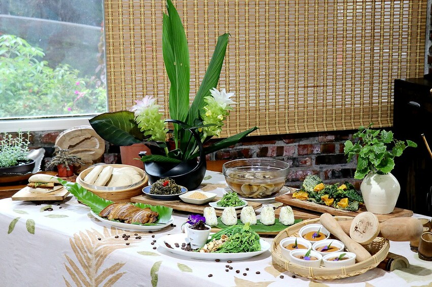 嘉義美食|嘉義群山咖啡宴-新悦花園酒店/小原婚宴餐廳/綠香茶園民宿/楓衣竹食/鄒風館/草行居蔬食餐廳