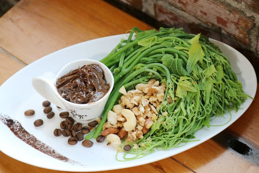 嘉義美食|嘉義群山咖啡宴-新悦花園酒店/小原婚宴餐廳/綠香茶園民宿/楓衣竹食/鄒風館/草行居蔬食餐廳