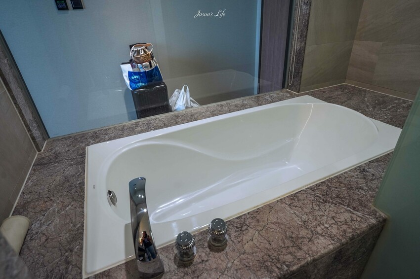 【嘉義西區｜住宿】新悦花園酒店。嘉義親子飯店推薦，寵物友善設有寵物旅館，多種親子設施，早餐有火雞肉飯