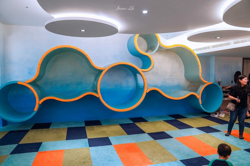 【嘉義西區｜住宿】新悦花園酒店。嘉義親子飯店推薦，寵物友善設有寵物旅館，多種親子設施，早餐有火雞肉飯