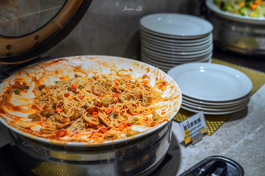 【嘉義西區｜住宿】新悦花園酒店。嘉義親子飯店推薦，寵物友善設有寵物旅館，多種親子設施，早餐有火雞肉飯