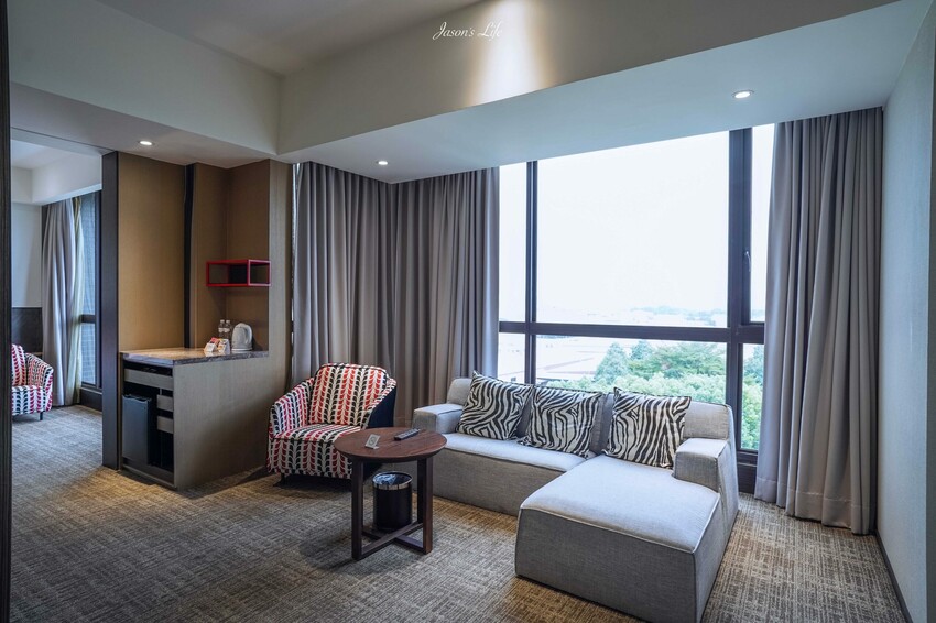 【嘉義西區｜住宿】新悦花園酒店。嘉義親子飯店推薦，寵物友善設有寵物旅館，多種親子設施，早餐有火雞肉飯