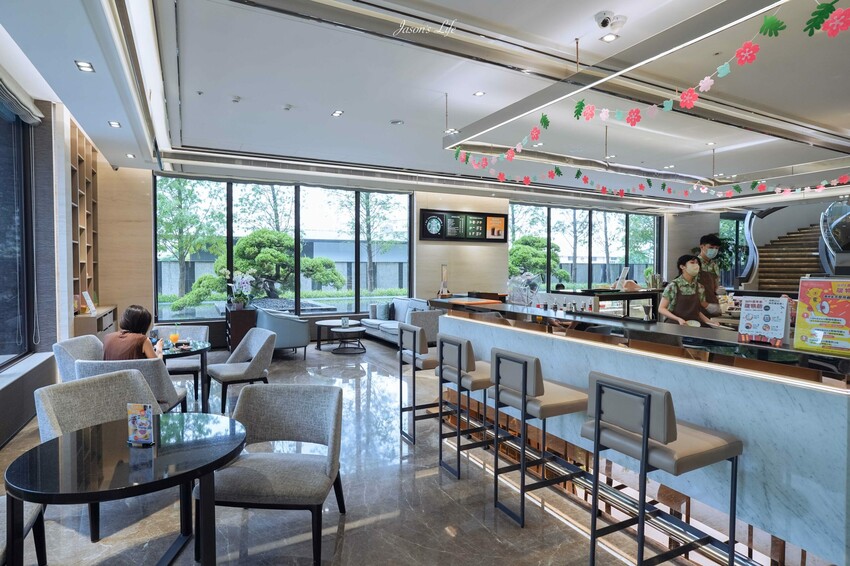 【嘉義西區｜住宿】新悦花園酒店。嘉義親子飯店推薦，寵物友善設有寵物旅館，多種親子設施，早餐有火雞肉飯