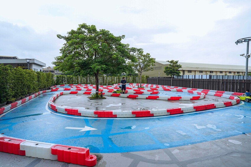 【嘉義西區｜住宿】新悦花園酒店。嘉義親子飯店推薦，寵物友善設有寵物旅館，多種親子設施，早餐有火雞肉飯