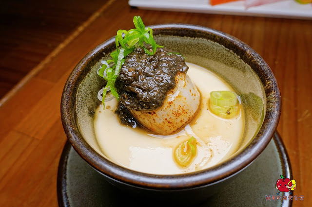 [壽司 丼飯] 新竹 賞壽司 - 充滿起司奶香又帶芥末味的龍蝦舞Pizza壽司 桑脆山藥搭配明太子鮭魚卵 入口即化的鮮嫩比目魚鰭邊肉