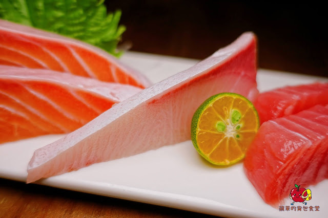 [壽司 丼飯] 新竹 賞壽司 - 充滿起司奶香又帶芥末味的龍蝦舞Pizza壽司 桑脆山藥搭配明太子鮭魚卵 入口即化的鮮嫩比目魚鰭邊肉