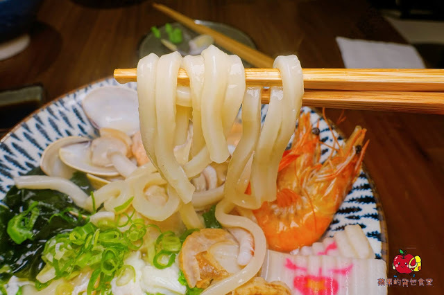 [壽司 丼飯] 新竹 賞壽司 - 充滿起司奶香又帶芥末味的龍蝦舞Pizza壽司 桑脆山藥搭配明太子鮭魚卵 入口即化的鮮嫩比目魚鰭邊肉