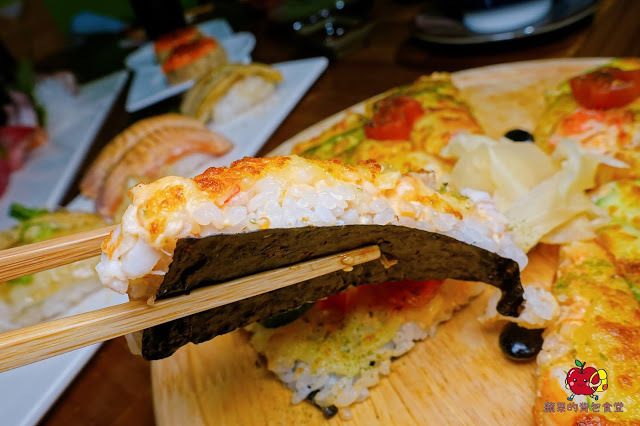 [壽司 丼飯] 新竹 賞壽司 - 充滿起司奶香又帶芥末味的龍蝦舞Pizza壽司 桑脆山藥搭配明太子鮭魚卵 入口即化的鮮嫩比目魚鰭邊肉