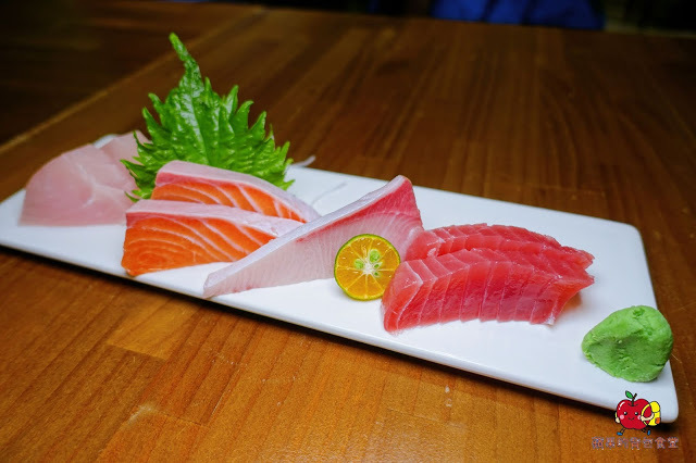 [壽司 丼飯] 新竹 賞壽司 - 充滿起司奶香又帶芥末味的龍蝦舞Pizza壽司 桑脆山藥搭配明太子鮭魚卵 入口即化的鮮嫩比目魚鰭邊肉