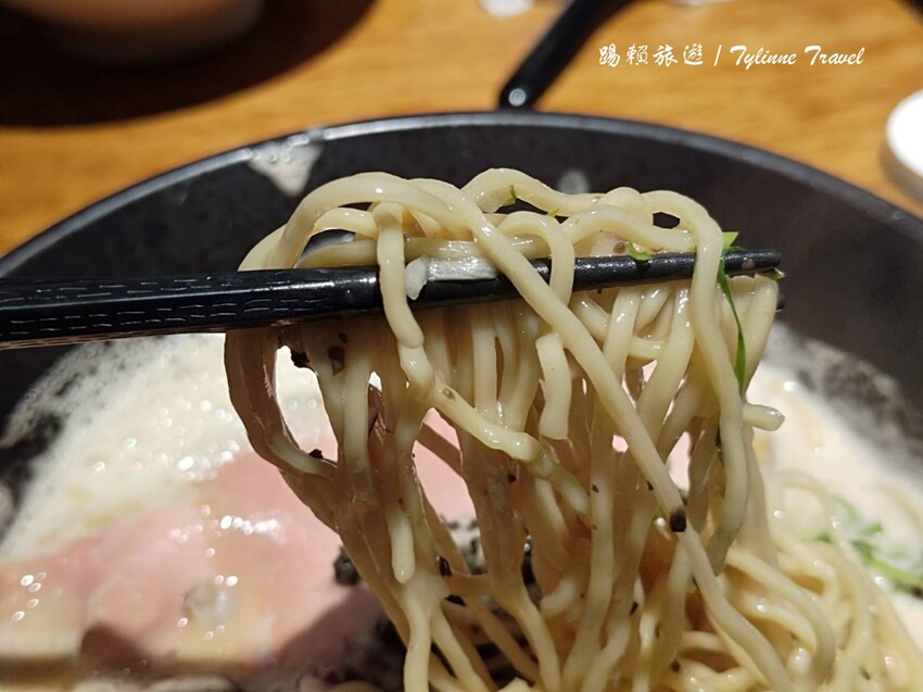 捷運公館站拉麵吃到飽！墨洋拉麵無限加麵吃到飽，激推干貝系 黑松露口味。