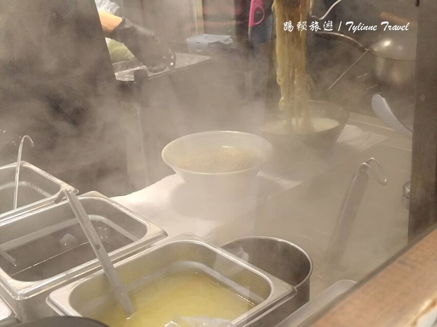 捷運公館站拉麵吃到飽！墨洋拉麵無限加麵吃到飽，激推干貝系 黑松露口味。