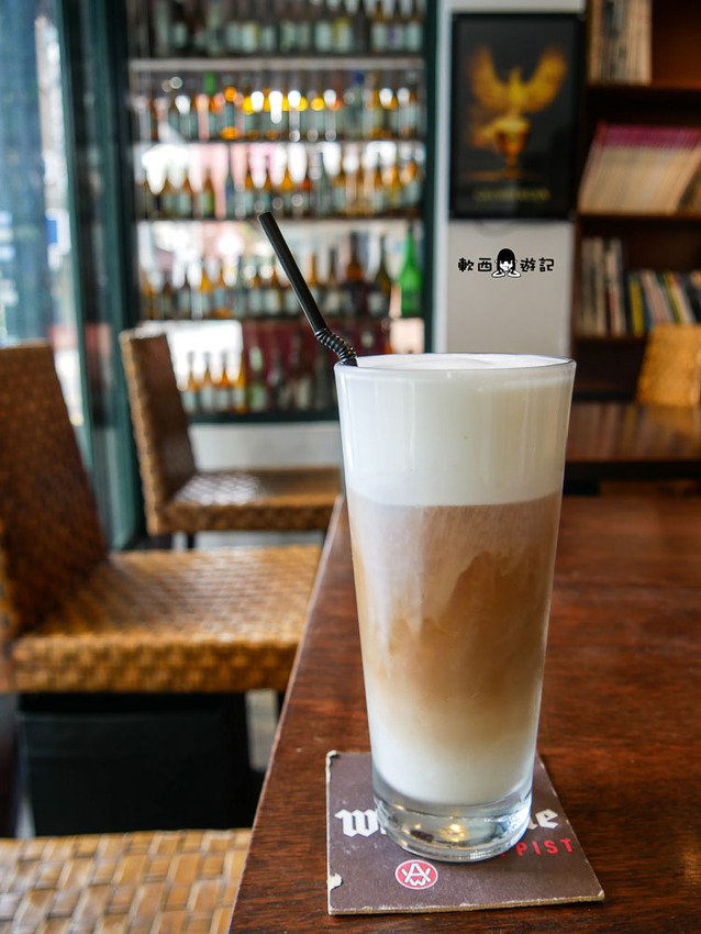 公館咖啡廳》Cafe Bastille台大●咖啡廳入夜更熱鬧!台大咖啡廳搖身一變小餐酒館 有包廂不限時台大咖啡廳好去處 - 軟西，遊記