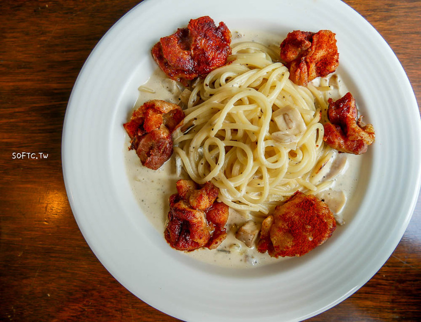 公館咖啡廳》Cafe Bastille台大●咖啡廳入夜更熱鬧!台大咖啡廳搖身一變小餐酒館 有包廂不限時台大咖啡廳好去處 - 軟西，遊記