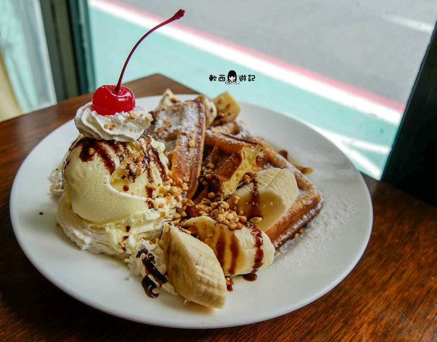 公館咖啡廳》Cafe Bastille台大●咖啡廳入夜更熱鬧!台大咖啡廳搖身一變小餐酒館 有包廂不限時台大咖啡廳好去處 - 軟西，遊記