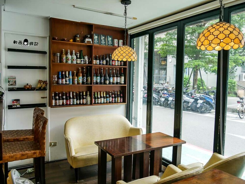 公館咖啡廳》Cafe Bastille台大●咖啡廳入夜更熱鬧!台大咖啡廳搖身一變小餐酒館 有包廂不限時台大咖啡廳好去處 - 軟西，遊記