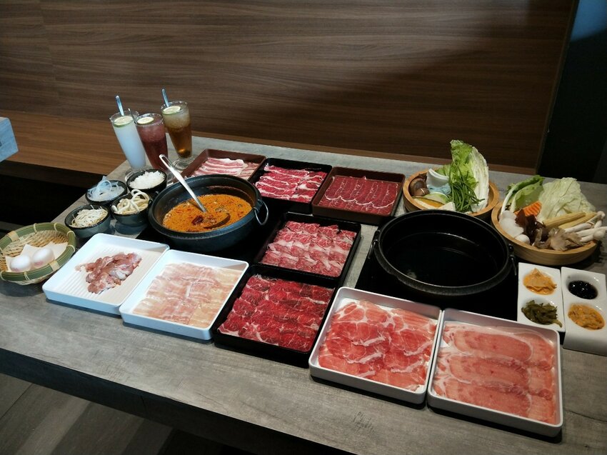 田季發爺燒肉放題！超魔法哈利波特裝潢，近百道肉品、海鮮、哈根達斯吃到飽！