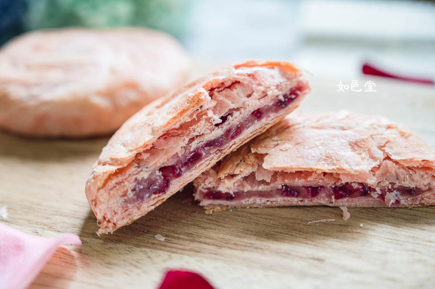 ｜台中伴手禮｜如邑堂餅家，榮獲五屆太陽餅比賽全國冠軍，夢幻少女系玫瑰太陽餅、舞Ｑ燒、夏威夷豆塔等，多種顛覆傳統的中式糕餅 - Hallo！Im 婷兒