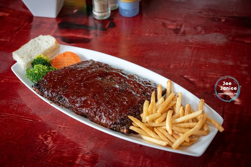 大溪最道地德國菜【德意的店】外酥內嫩豬腳｜超大份豬肋排｜多汁彈牙德國香腸 – 潔妮食旅生活