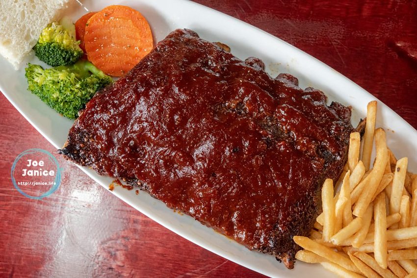 大溪最道地德國菜【德意的店】外酥內嫩豬腳｜超大份豬肋排｜多汁彈牙德國香腸 – 潔妮食旅生活