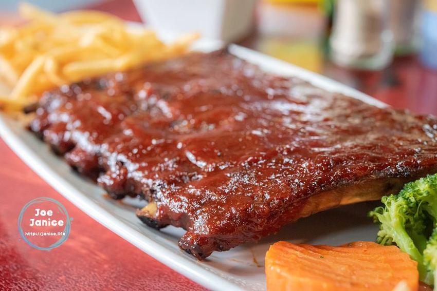 大溪最道地德國菜【德意的店】外酥內嫩豬腳｜超大份豬肋排｜多汁彈牙德國香腸 – 潔妮食旅生活