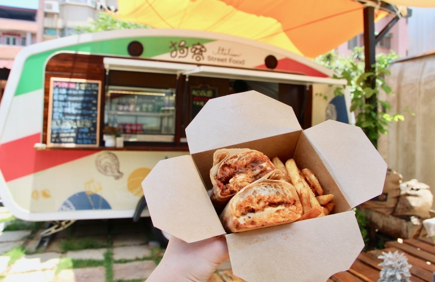 金門美食推薦 狗窩餐車 義式街頭小吃 帕尼尼三明治 在地人才找得到的秘密基地 打卡餐車超chill