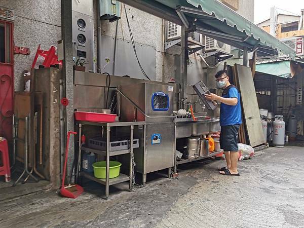 (雲林/斗六)吳記肉圓—火車站前西市場巷弄內的傳統美味值得品嚐 - COCO享天下(隆爸妤媽愛白白)