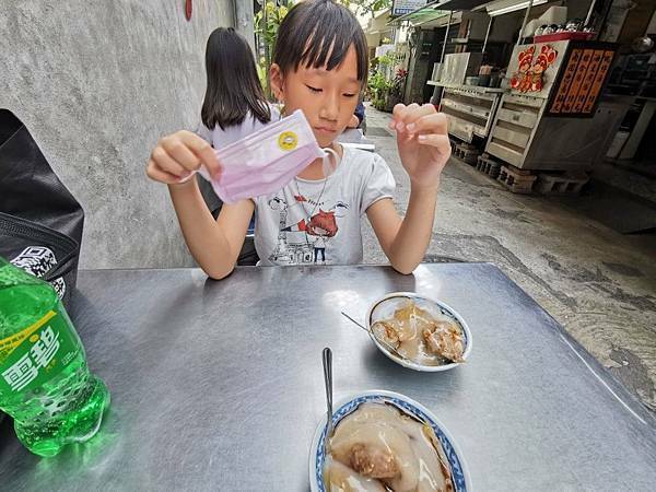 (雲林/斗六)吳記肉圓—火車站前西市場巷弄內的傳統美味值得品嚐 - COCO享天下(隆爸妤媽愛白白)