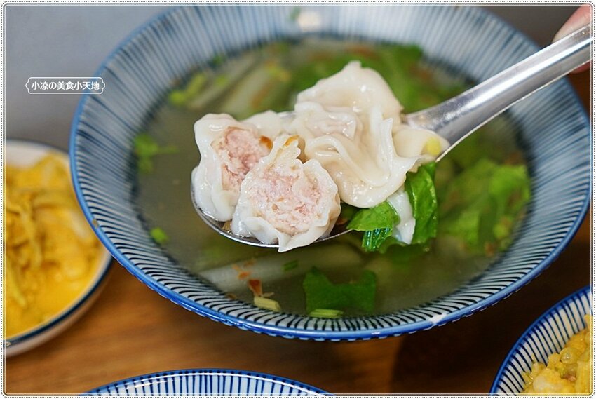 麵容餃好║在地人氣復古文青麵館只要銅板價！時光機帶你吃，國宴粄條、傳統麵食、現包手工水餃、小菜，愛麵族必收！