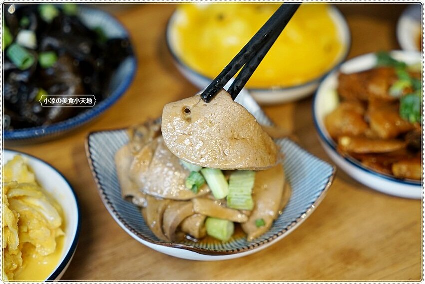 麵容餃好║在地人氣復古文青麵館只要銅板價！時光機帶你吃，國宴粄條、傳統麵食、現包手工水餃、小菜，愛麵族必收！