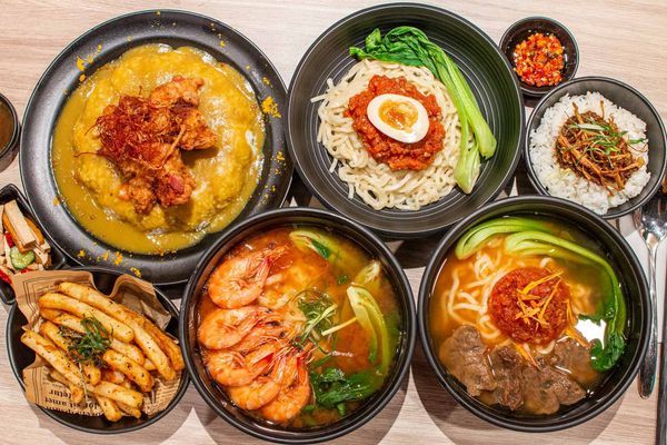 【台北美食】初面-精心挑選食材,使用大量蕃茄長時間熬煮的美味迷人湯頭