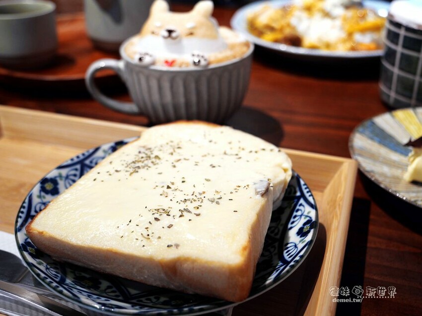 桃園市中壢區【理性&感性cafe】超萌療癒立體拉花&加價可指定圖案│咖哩飯/咖啡/甜點/下午茶 - 德妹看新世界
