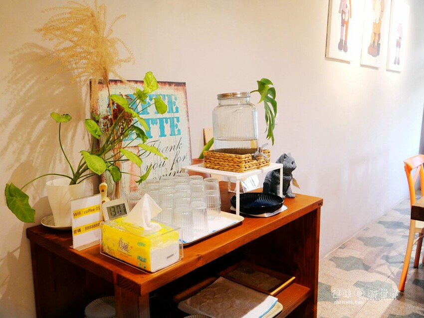 桃園市中壢區【理性&感性cafe】超萌療癒立體拉花&加價可指定圖案│咖哩飯/咖啡/甜點/下午茶 - 德妹看新世界