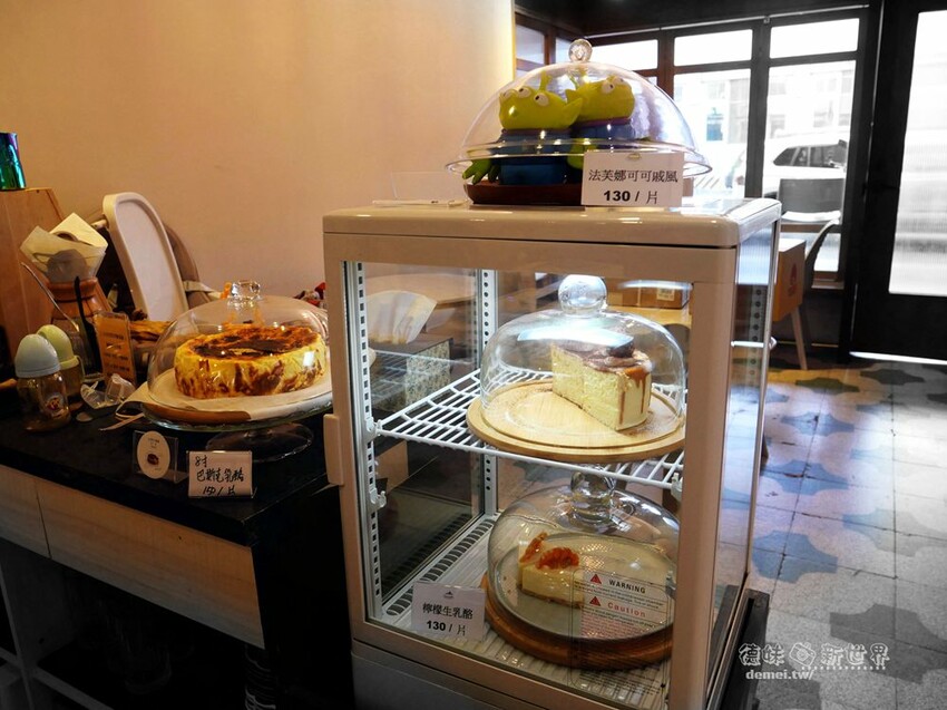 桃園市中壢區【理性&感性cafe】超萌療癒立體拉花&加價可指定圖案│咖哩飯/咖啡/甜點/下午茶 - 德妹看新世界