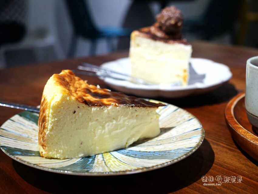 桃園市中壢區【理性&感性cafe】超萌療癒立體拉花&加價可指定圖案│咖哩飯/咖啡/甜點/下午茶 - 德妹看新世界