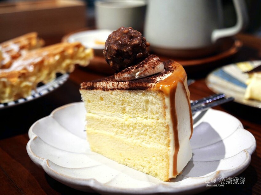 桃園市中壢區【理性&感性cafe】超萌療癒立體拉花&加價可指定圖案│咖哩飯/咖啡/甜點/下午茶 - 德妹看新世界