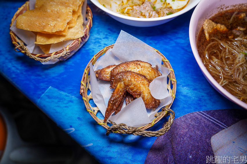 台北這家店真以為在泰國!泰文招牌加上泰國音樂，完整度根本100％ 必點酥辣粿條 一碗只要55元@跳躍的宅男