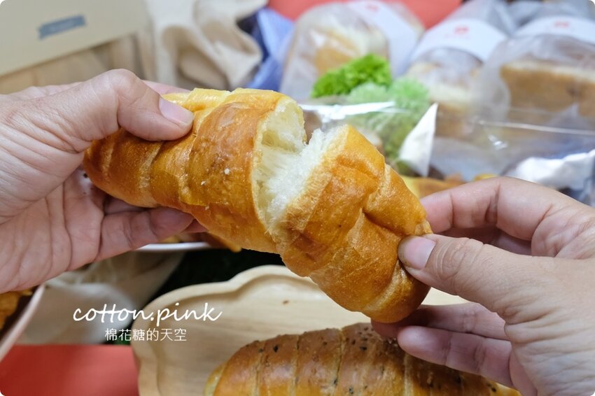 台中生吐司暘光田麥超搶手,最新波士頓派厚厚奶油香而不膩,強烈建議一定要預定 - 棉花糖的天空