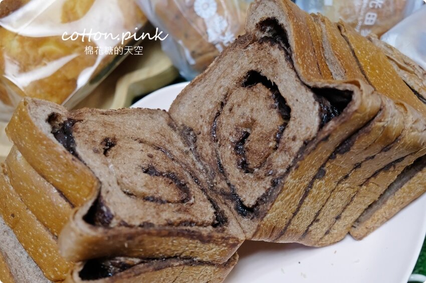 台中生吐司暘光田麥超搶手,最新波士頓派厚厚奶油香而不膩,強烈建議一定要預定 - 棉花糖的天空