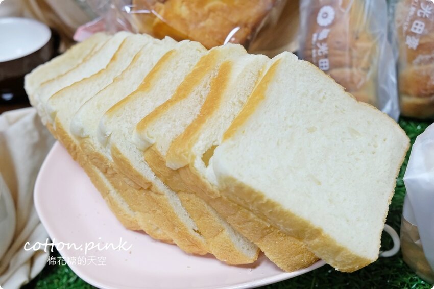 台中生吐司暘光田麥超搶手,最新波士頓派厚厚奶油香而不膩,強烈建議一定要預定 - 棉花糖的天空