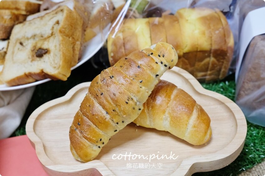 台中生吐司暘光田麥超搶手,最新波士頓派厚厚奶油香而不膩,強烈建議一定要預定 - 棉花糖的天空