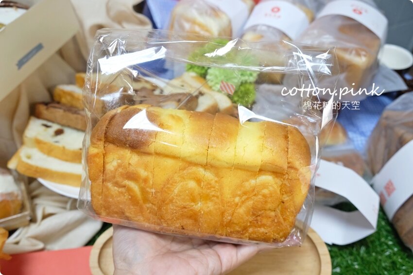 台中生吐司暘光田麥超搶手,最新波士頓派厚厚奶油香而不膩,強烈建議一定要預定 - 棉花糖的天空