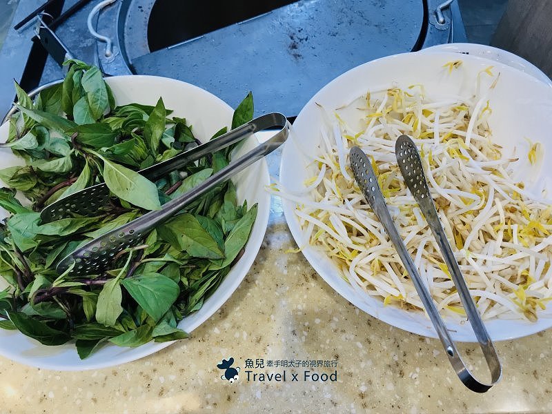 泰國傳統水上美食：MUSA 泰國船麵，價格親民，中泰混血黑湯打遍天下無敵手！ @魚兒 x 牽手明太子的「視」界旅行