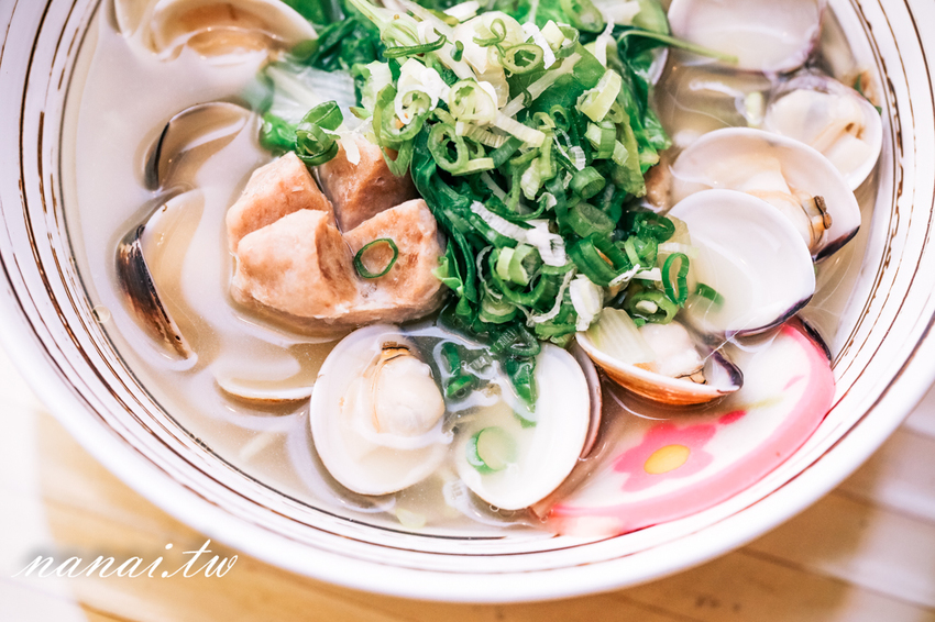 員林 百川通食舖。招牌五鮮湯麵超浮誇，泰式臭豆腐 外酥脆 咬下噴汁 - Nana愛旅行札記